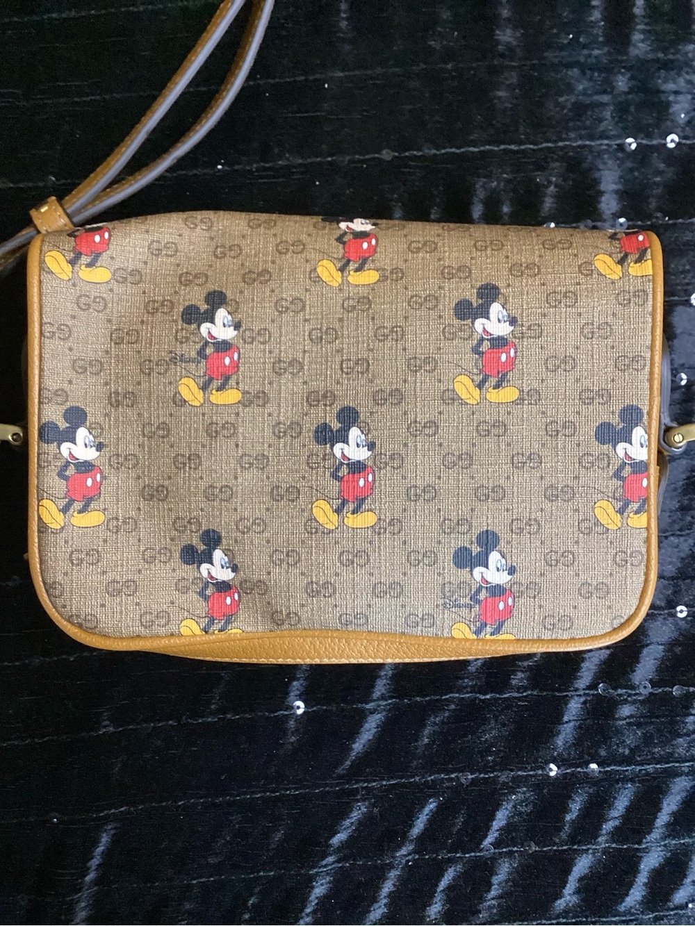 Disney x Gucci Mickey Mouse Crossbody Crossbody Camera Bag - Picture 6 of 16